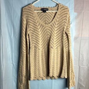 Women's Pyramid collection Cream crochet Sweater